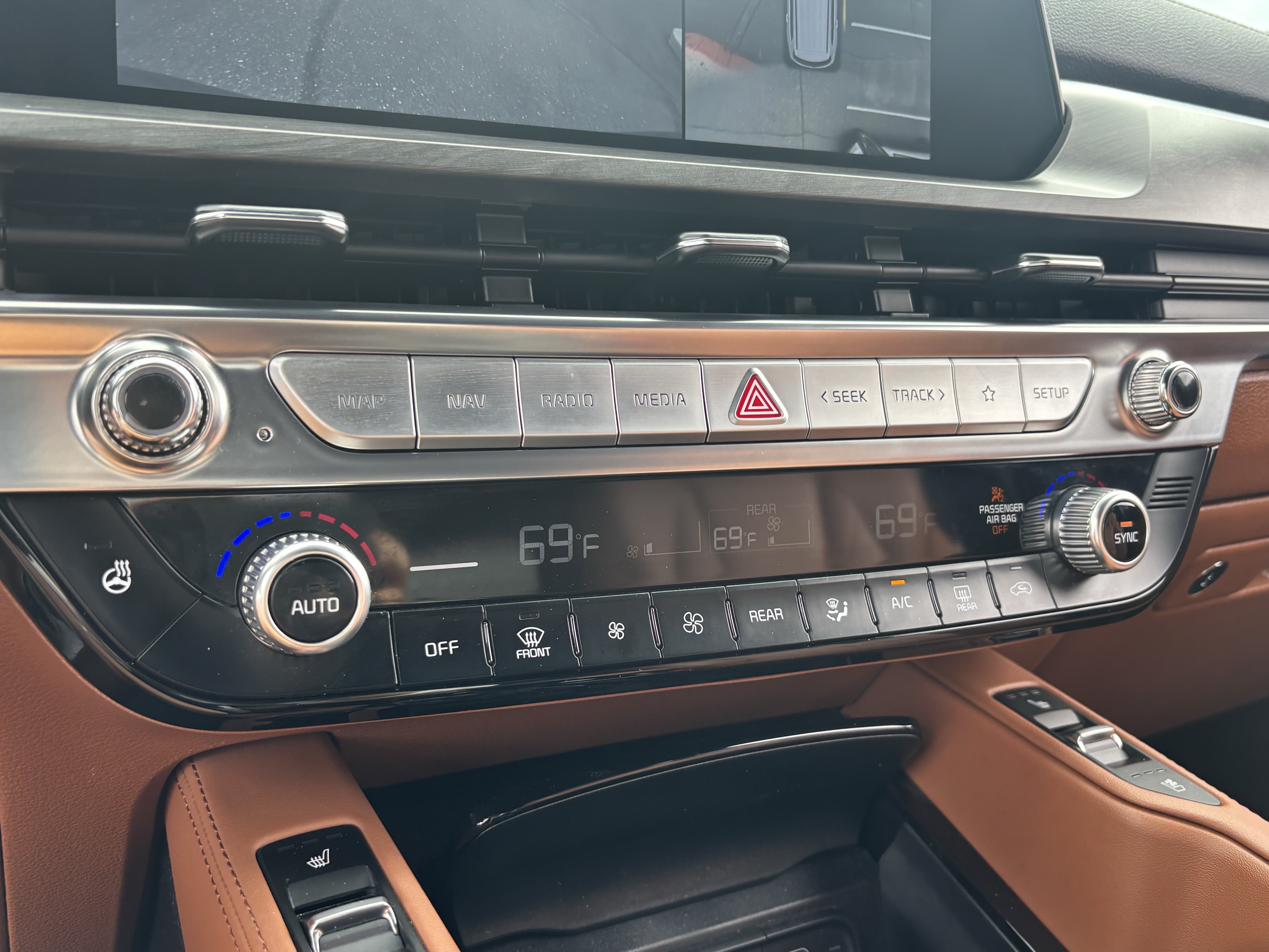 Certified 2025 Kia Telluride SX X-Line AWD/4WD image 22