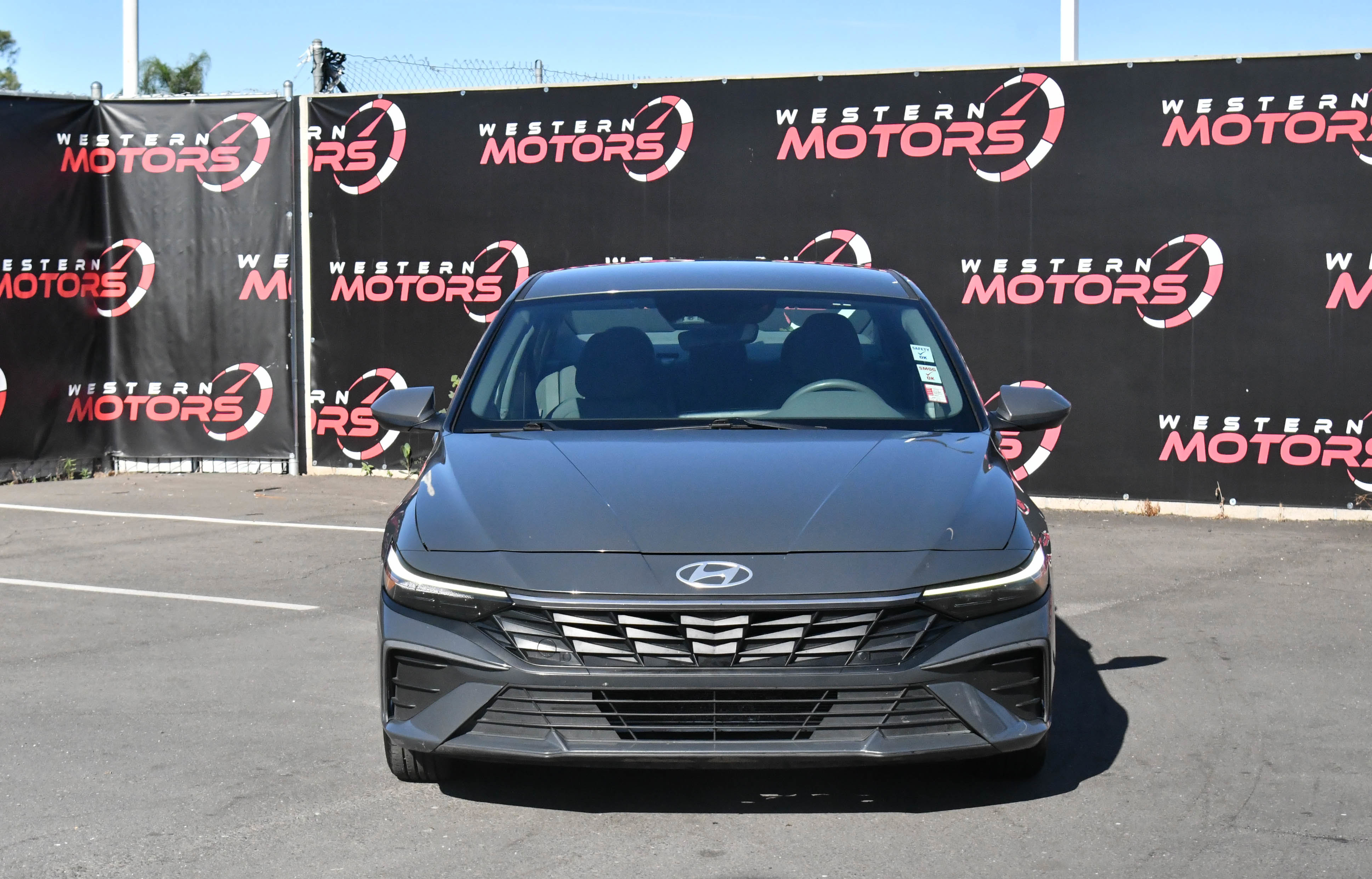 Used 2024 Hyundai Elantra SE FWD image 2