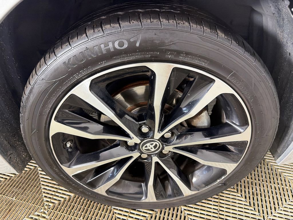 Used 2019 Toyota Corolla SE FWD image 12