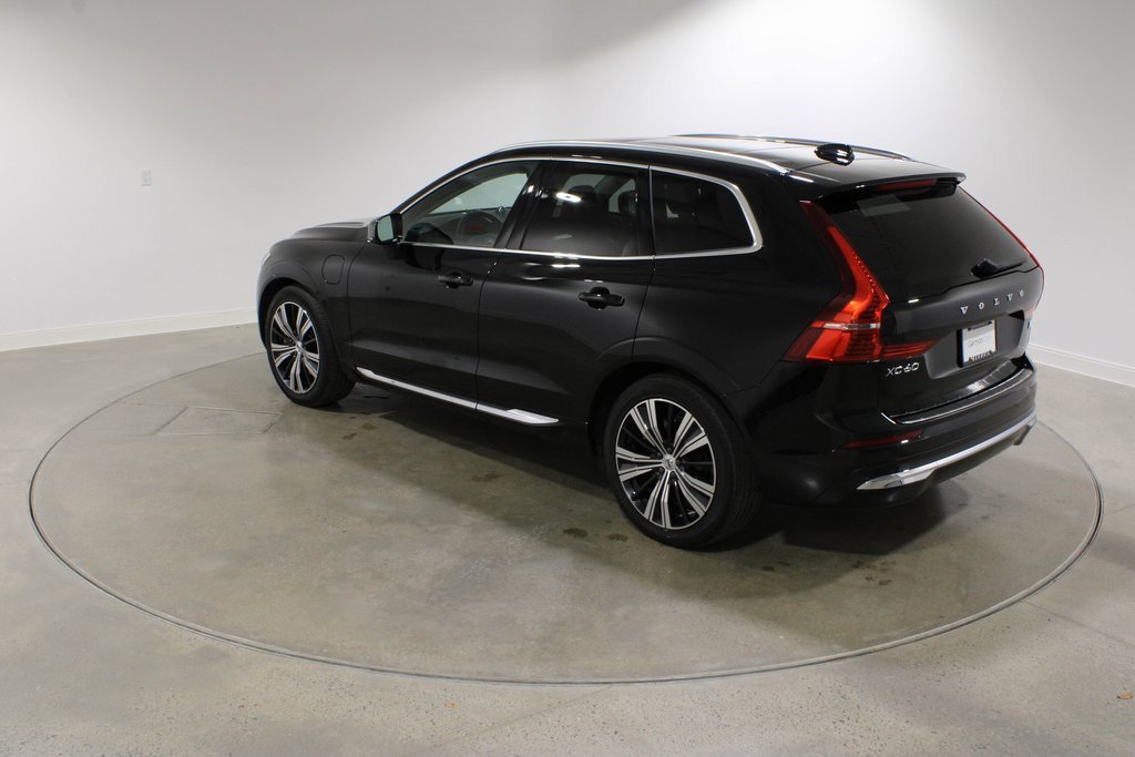 Used 2022 Volvo XC60 T8 Inscription w/ Advanced Package image 3
