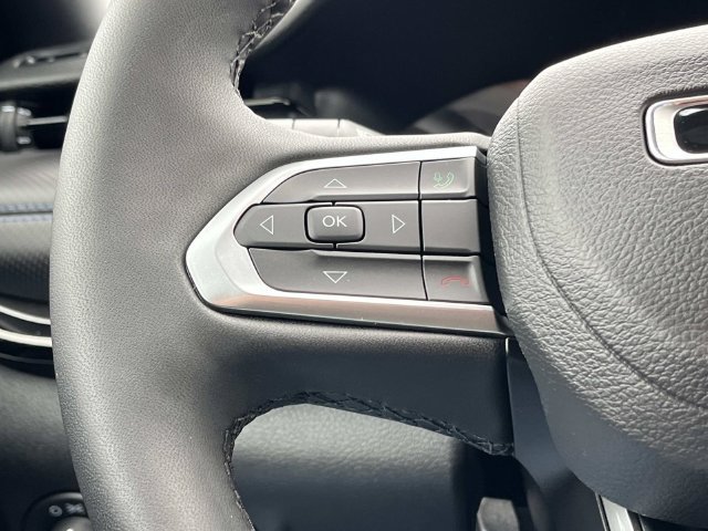 Used 2026 Jeep Compass Latitude AWD/4WD image 29