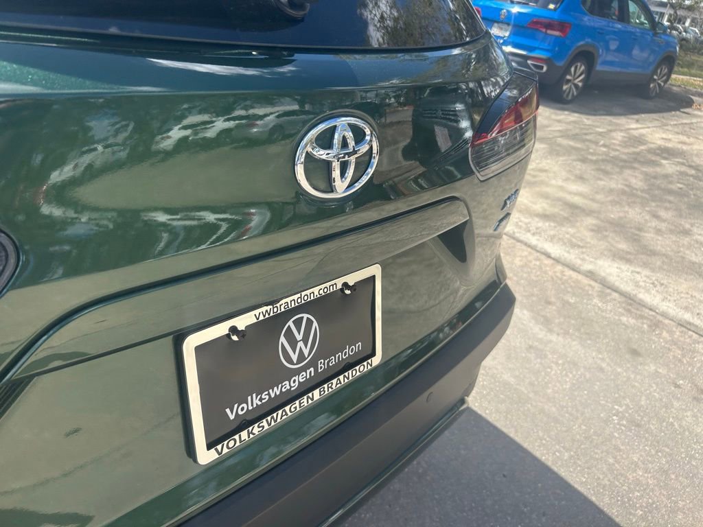 Used 2022 Toyota Corolla Cross XLE w/ Convenience Package AWD/4WD image 30