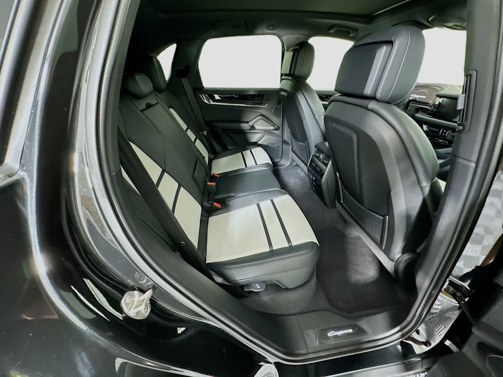 New 2026 Porsche Cayenne AWD/4WD image 28