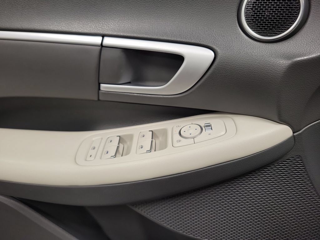 Used 2025 Hyundai Sonata SEL FWD image 28