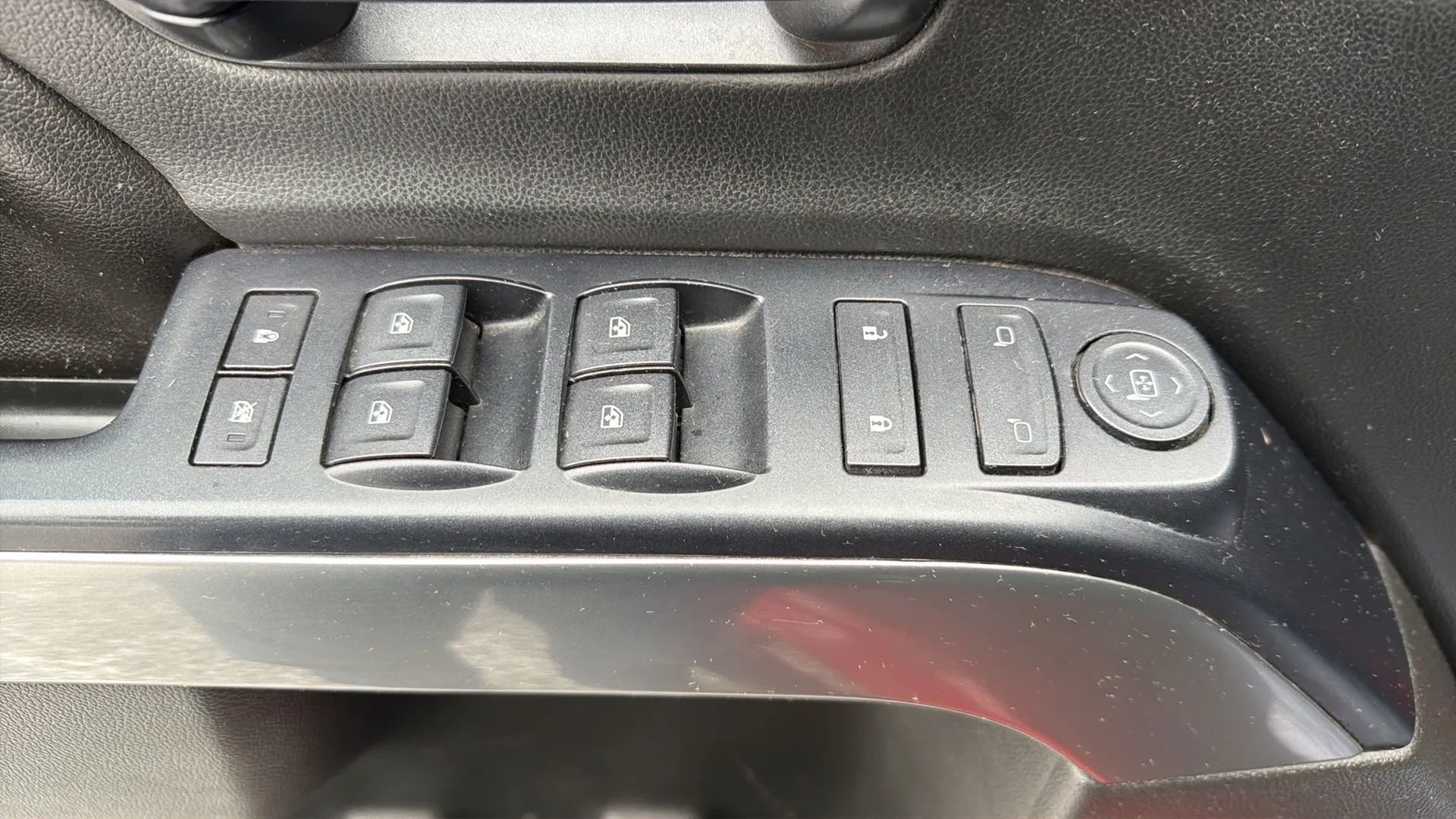 Used 2015 Chevrolet Silverado 1500 LT w/ Rally 2 Edition image 17