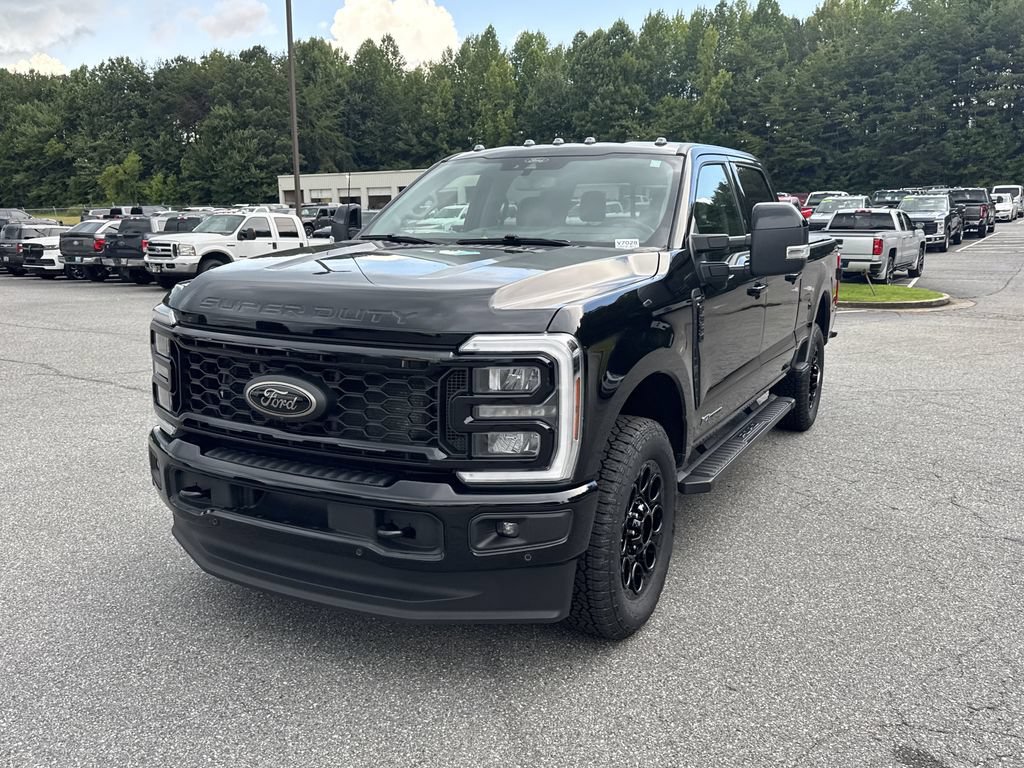 Used 2025 Ford F350 Lariat w/ Lariat Ultimate Package AWD/4WD image 3