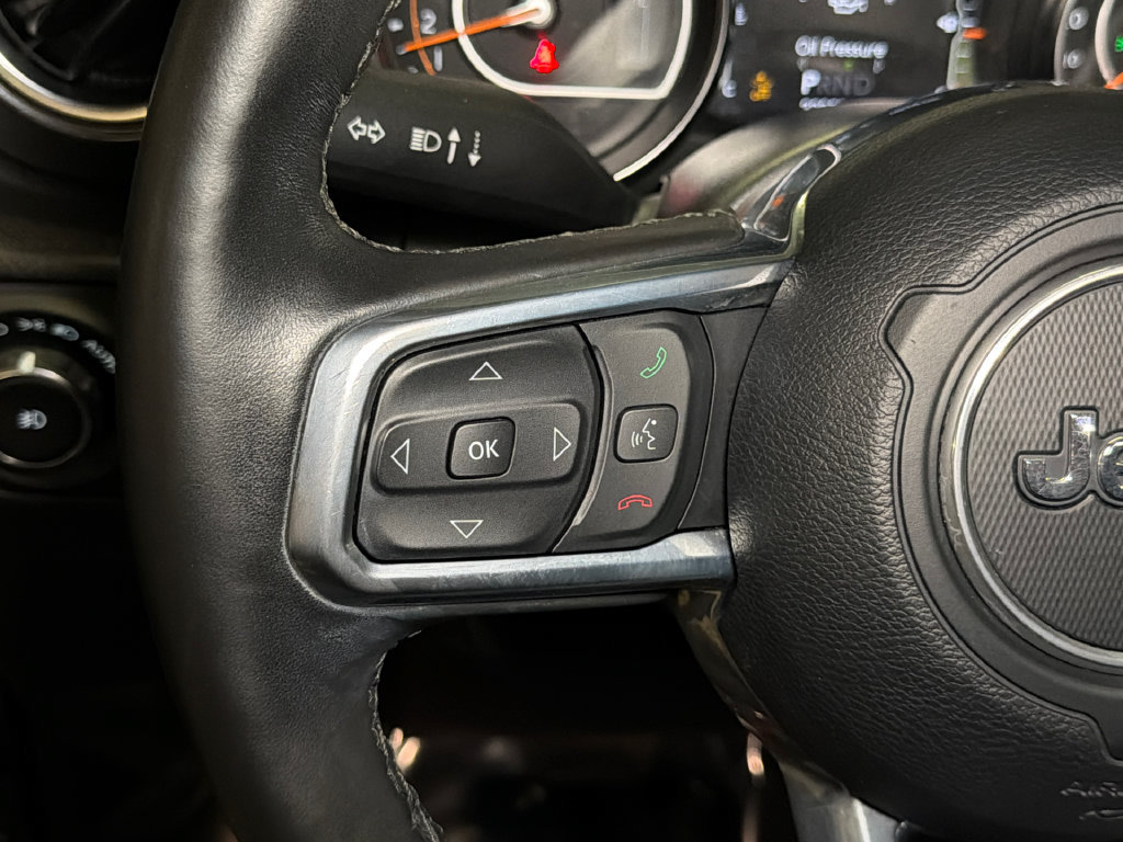 Used 2022 Jeep Wrangler Unlimited Sahara AWD/4WD image 19