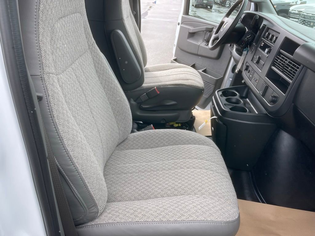 New 2025 Chevrolet Express 2500 w/ Driver Convenience Package image 17