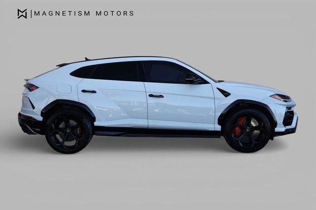 Used 2019 Lamborghini Urus AWD/4WD image 2