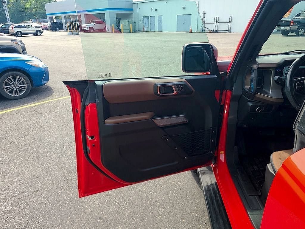 Used 2023 Ford Bronco Outer Banks AWD/4WD image 16