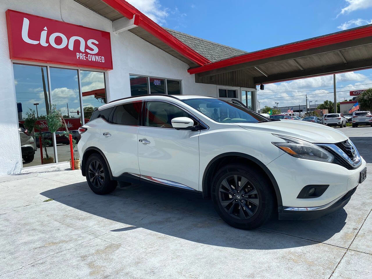 Used 2018 Nissan Murano SV w/ Premium Package image 8