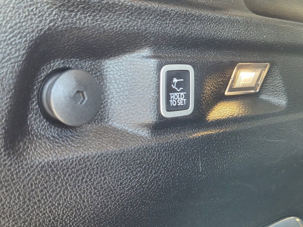 Used 2021 Jeep Grand Cherokee L Limited RWD image 13