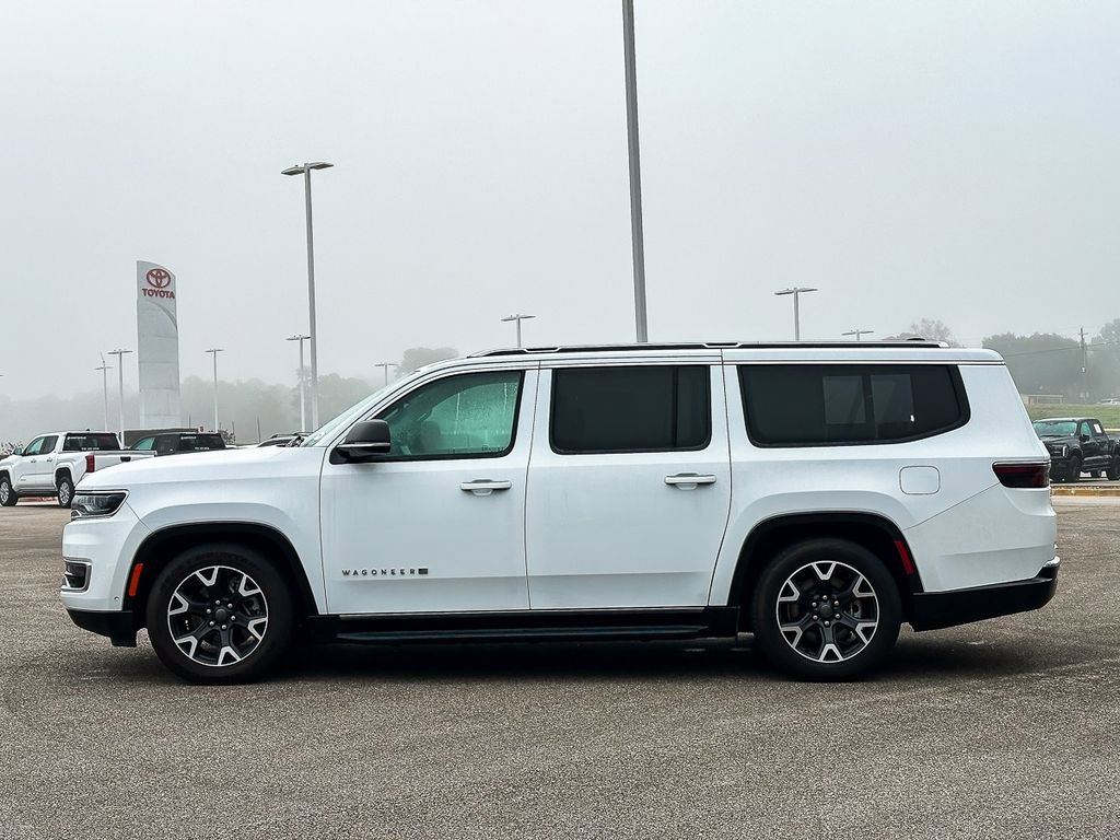 Used 2024 Jeep Wagoneer L Series III w/ Flexible Seating Group image 5