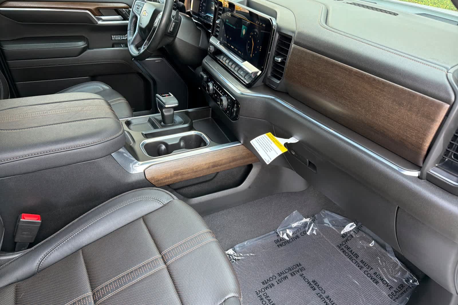 Used 2023 Chevrolet Silverado 1500 High Country w/ Max Trailering Package AWD/4WD image 16