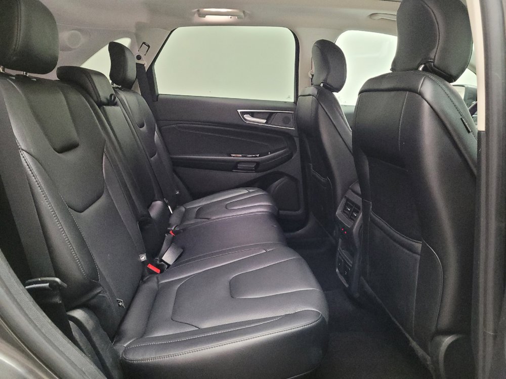 Used 2019 Ford Edge Titanium w/ Equipment Group 301A AWD/4WD image 19