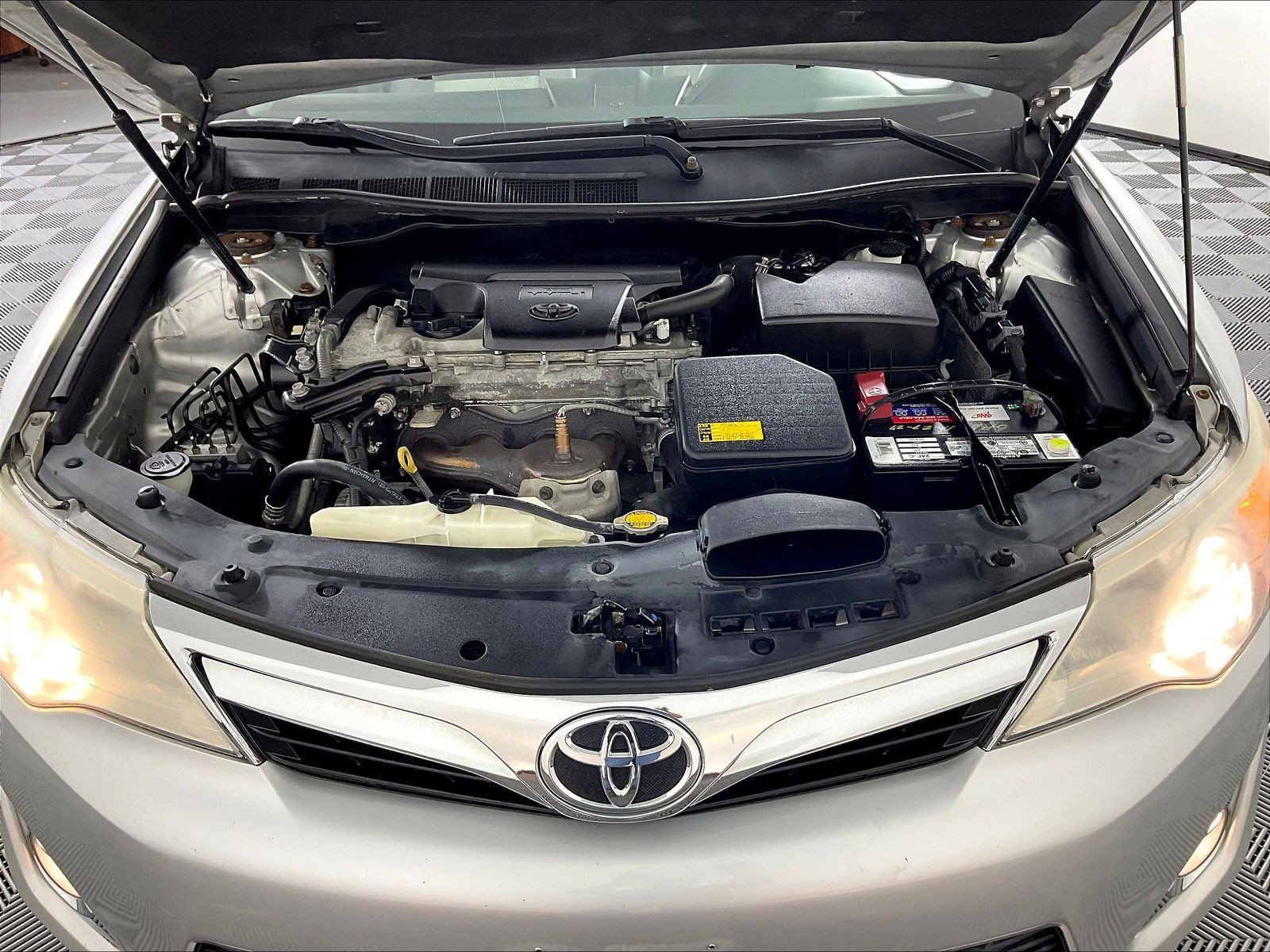 Used 2014 Toyota Camry XLE FWD image 30