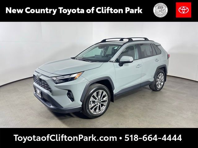 Used 2023 Toyota RAV4 XLE Premium image 7