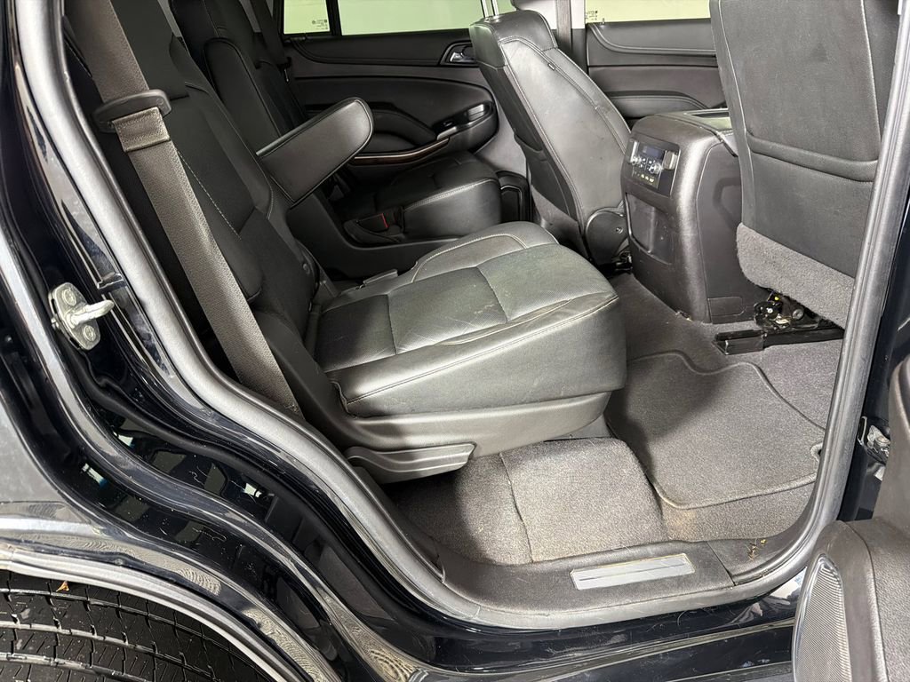 Used 2019 GMC Yukon SLT w/ Graphite Performance Edition AWD/4WD image 17