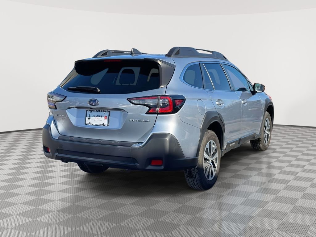 Used 2023 Subaru Outback Premium image 7