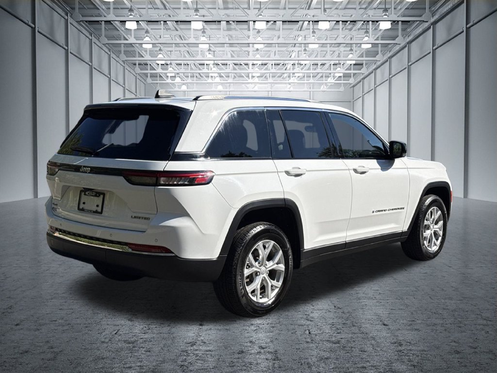 Used 2023 Jeep Grand Cherokee Limited AWD/4WD image 10