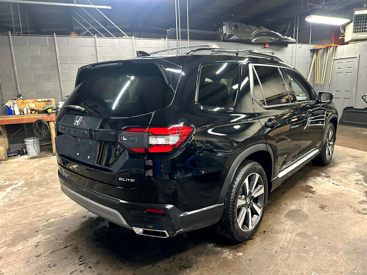 Used 2025 Honda Pilot Elite image 5