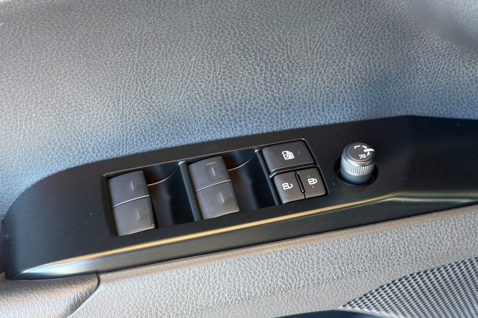 New 2026 Toyota Camry SE w/ Convenience Package FWD image 13