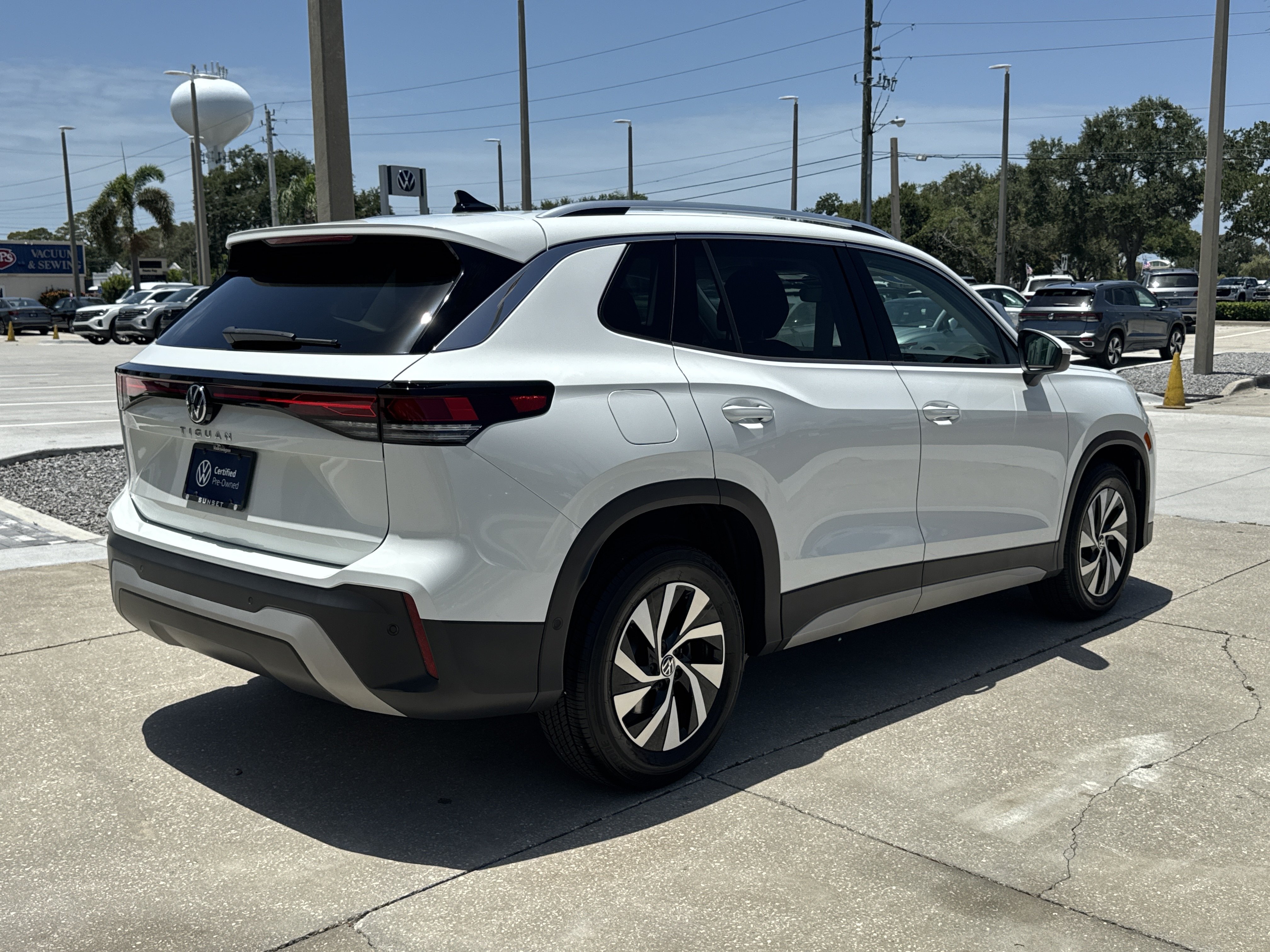Certified 2025 Volkswagen Tiguan S FWD image 4