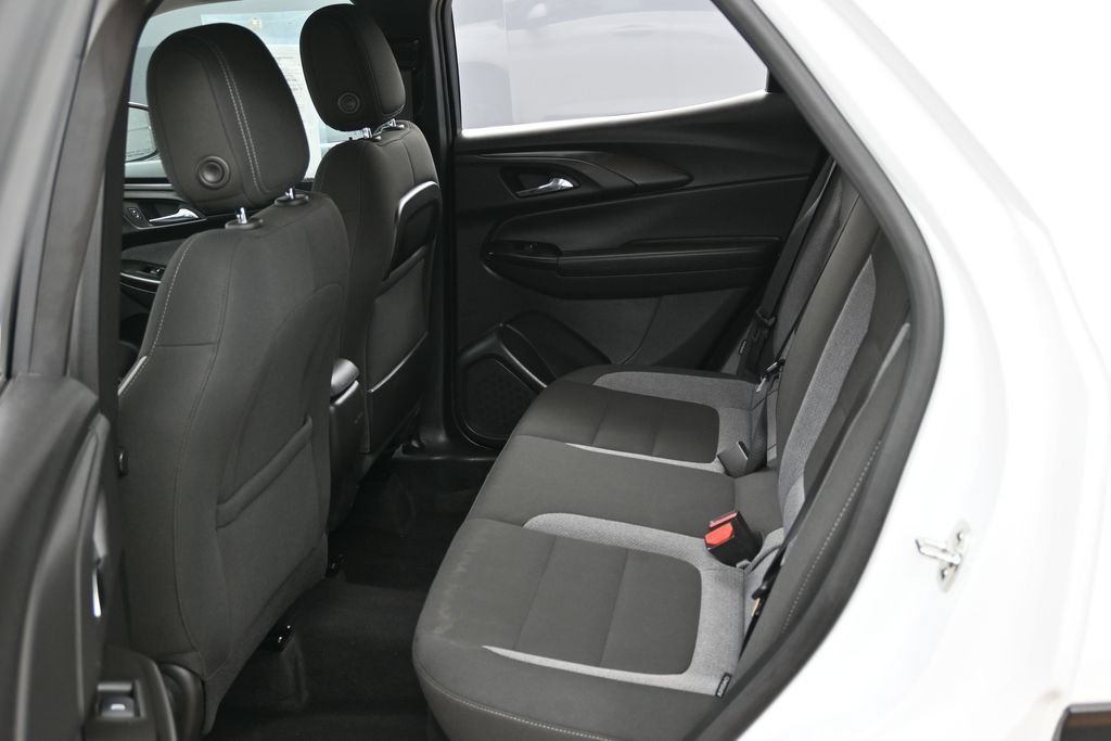 Used 2025 Chevrolet TrailBlazer LT AWD/4WD image 35