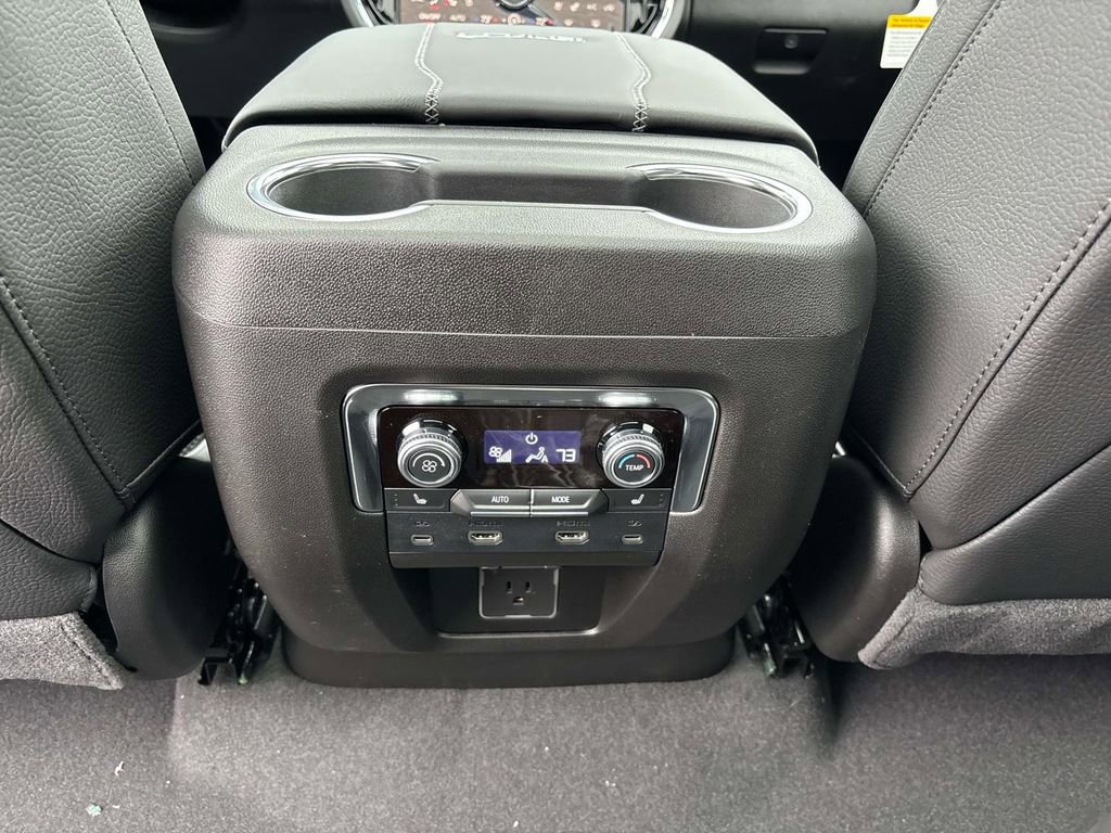 New 2026 GMC Yukon XL Denali w/ Advanced Technology Package image 9