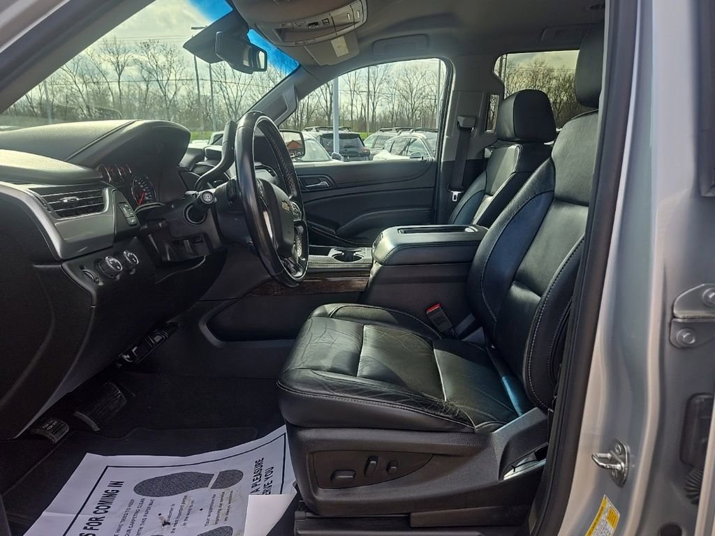 Used 2019 Chevrolet Suburban LT AWD/4WD image 16