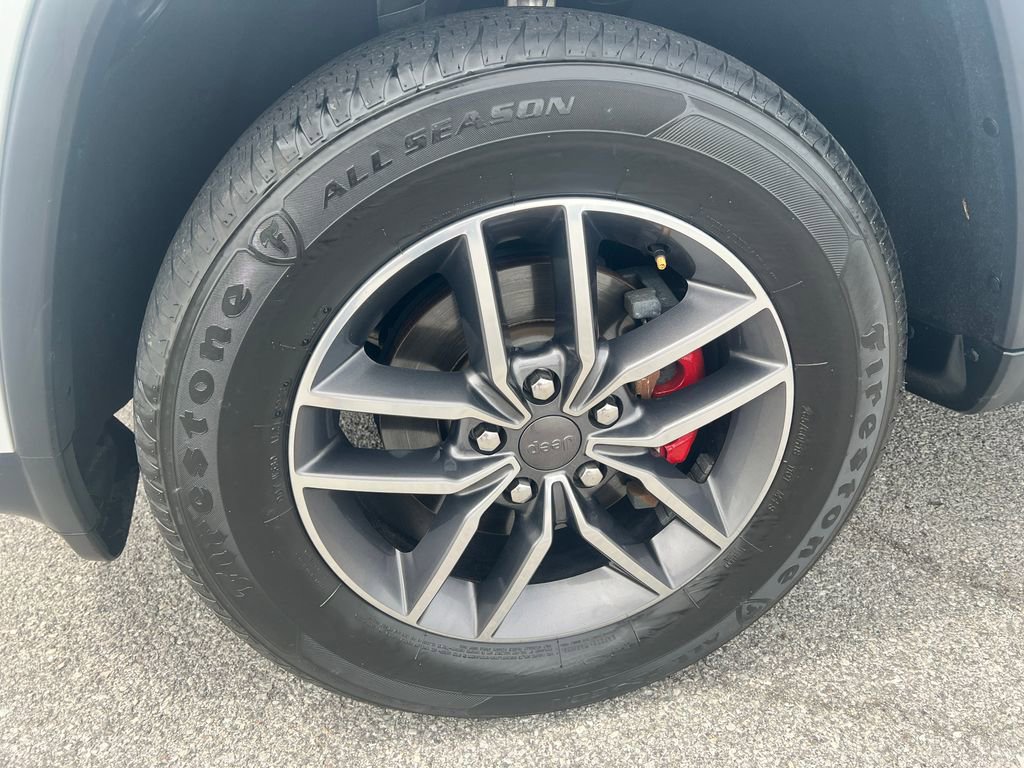 Used 2019 Jeep Grand Cherokee Limited w/ Luxury Group II AWD/4WD image 13