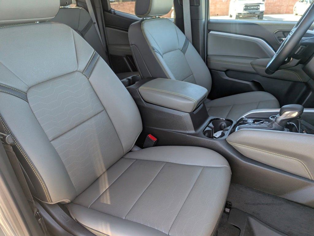 Used 2025 Chevrolet Colorado ZR2 w/ Technology Package image 12