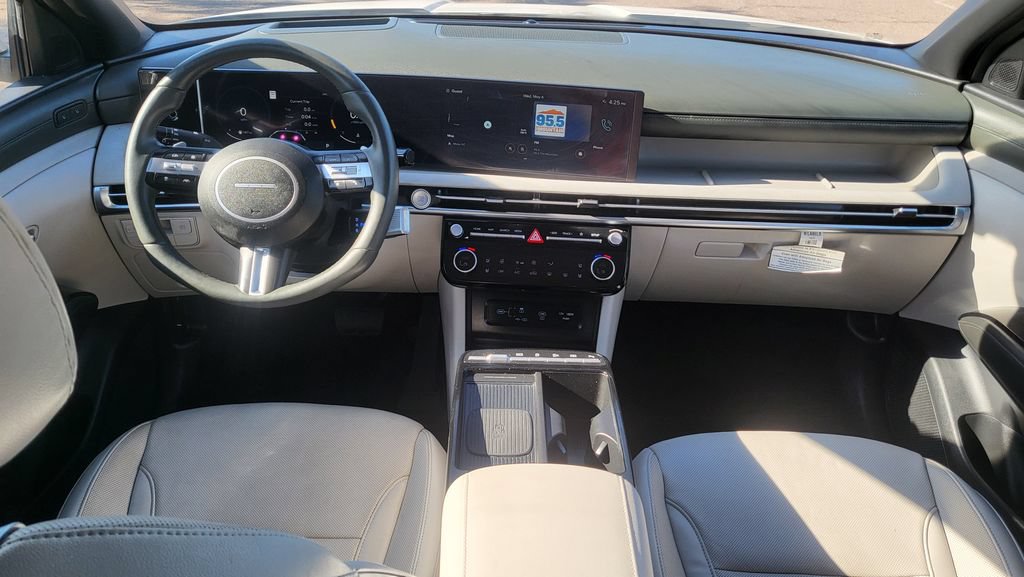 Used 2025 Hyundai Tucson Limited FWD image 31