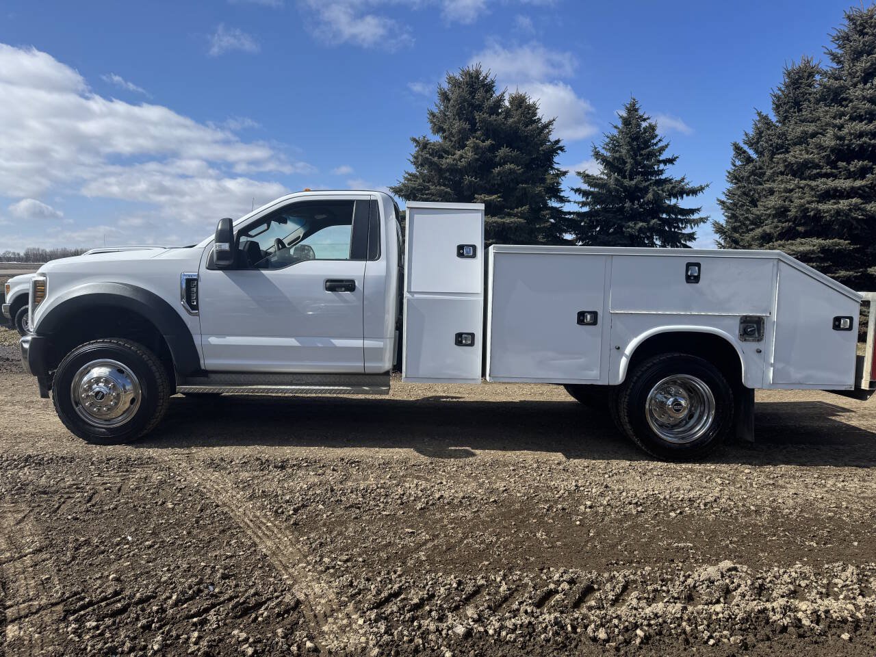 Used 2018 Ford F550 4x4 Regular Cab Super Duty image 5