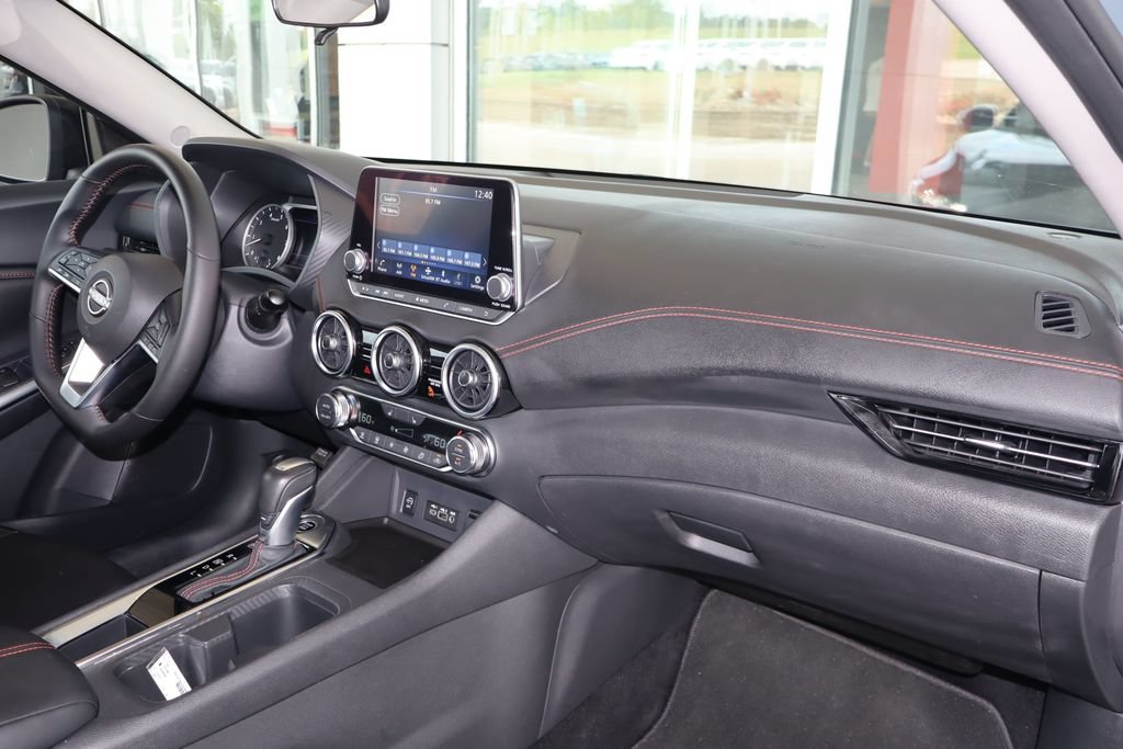 Used 2025 Nissan Sentra SR FWD image 40