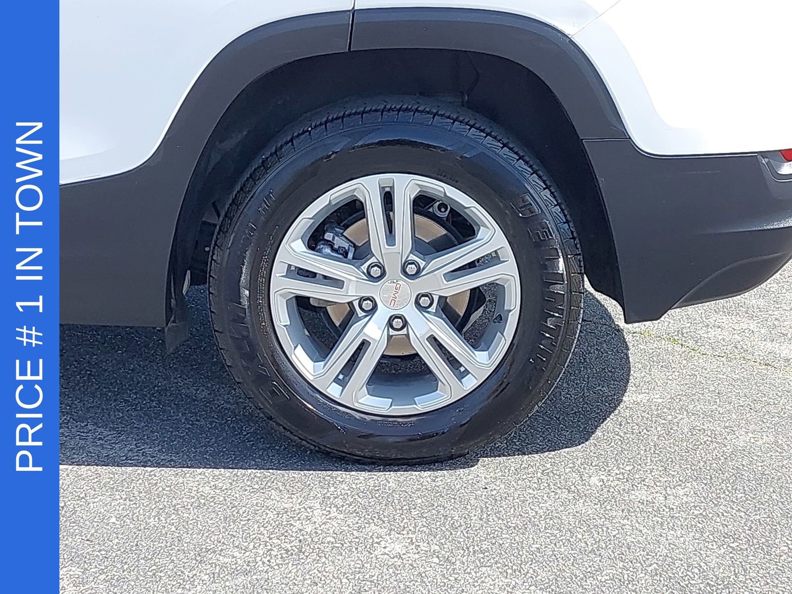 Used 2024 GMC Terrain SLE AWD/4WD image 33