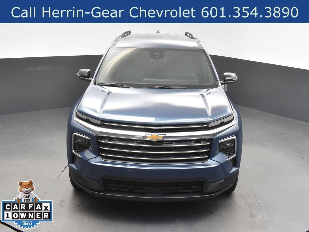 Used 2025 Chevrolet Traverse LT FWD image 36