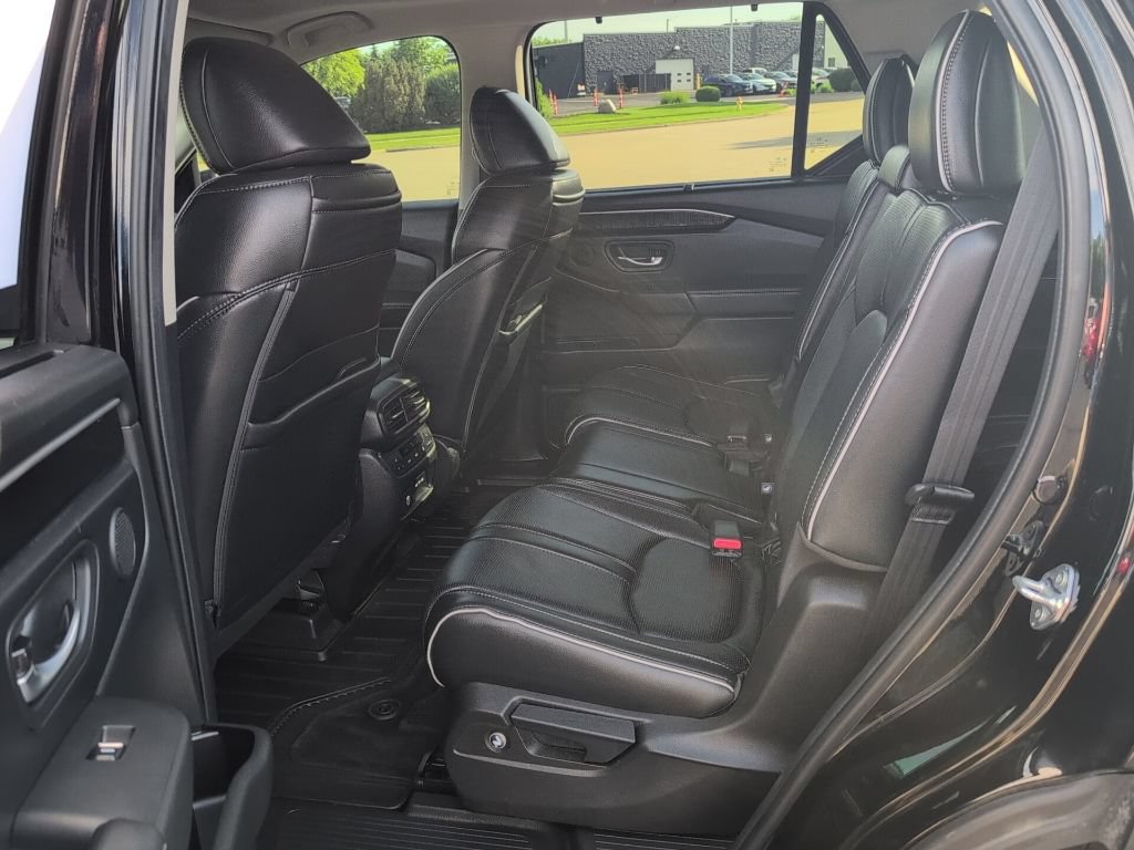 Used 2025 Honda Pilot Elite image 34