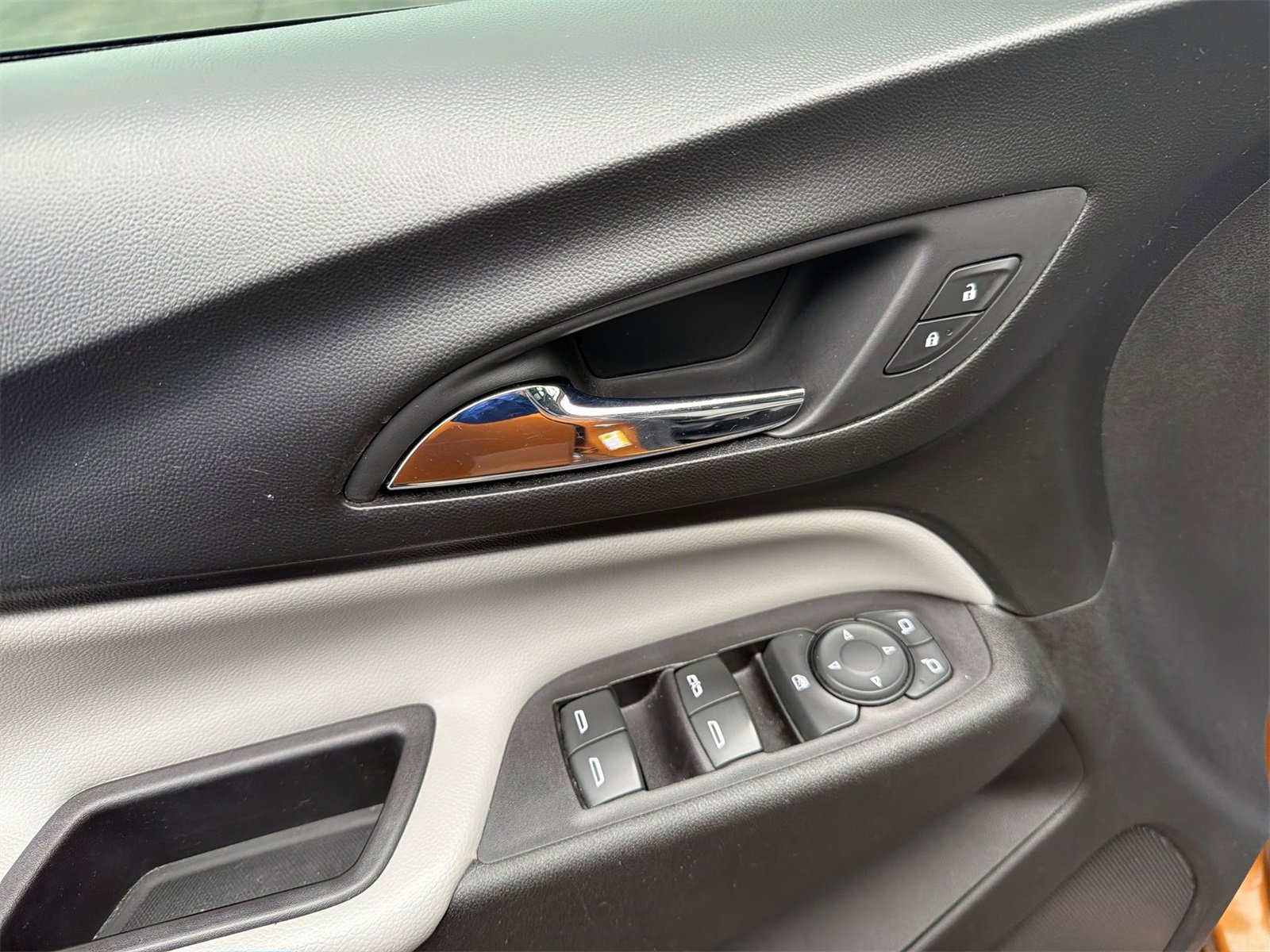 Used 2018 Chevrolet Equinox LS image 22