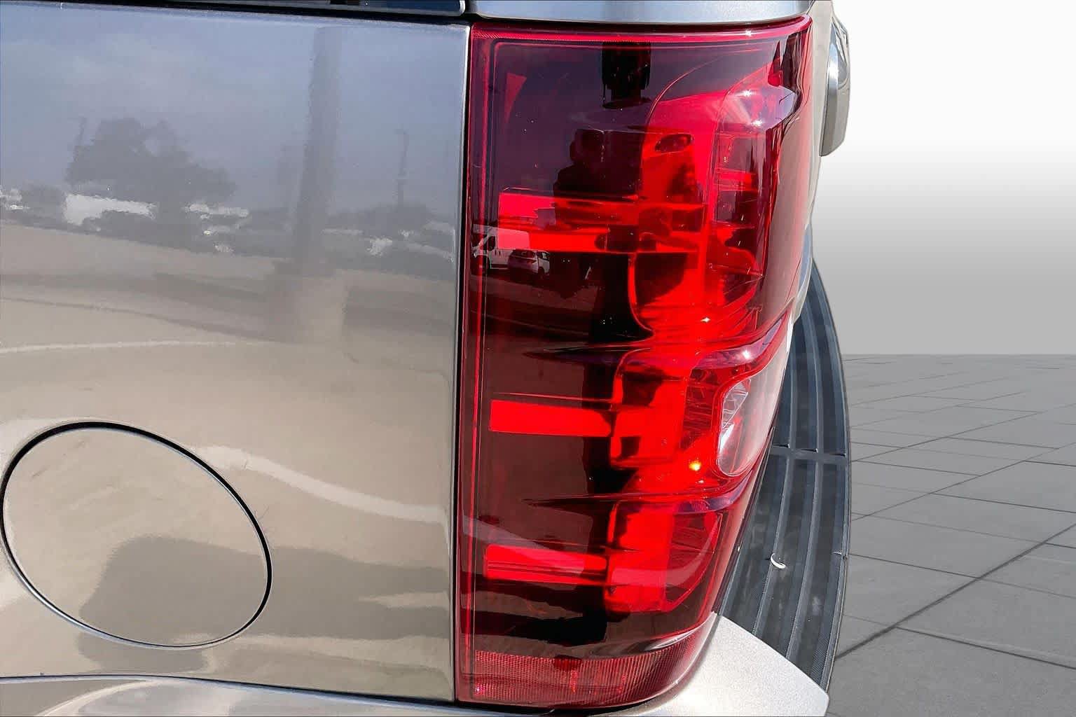 Used 2011 Chevrolet Tahoe LT w/ Texas Edition RWD image 21