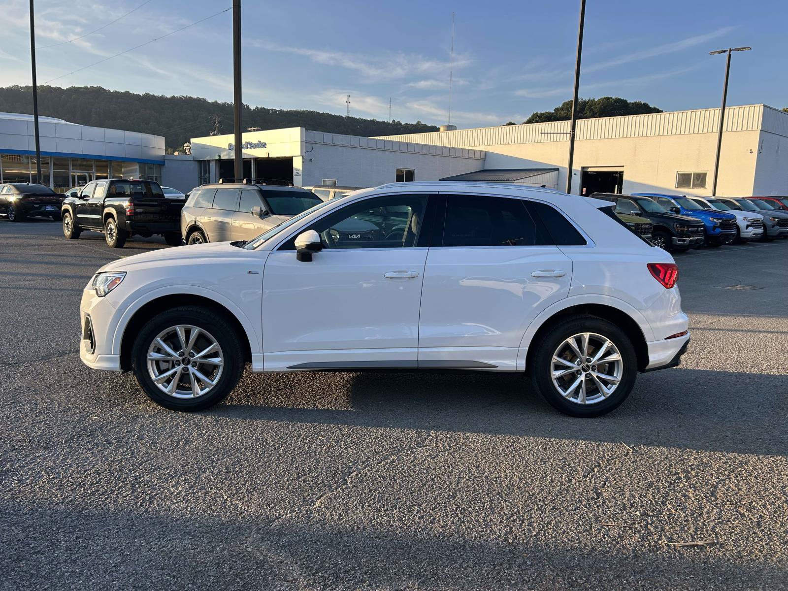 Used 2025 Audi Q3 2.0T Premium AWD/4WD image 4