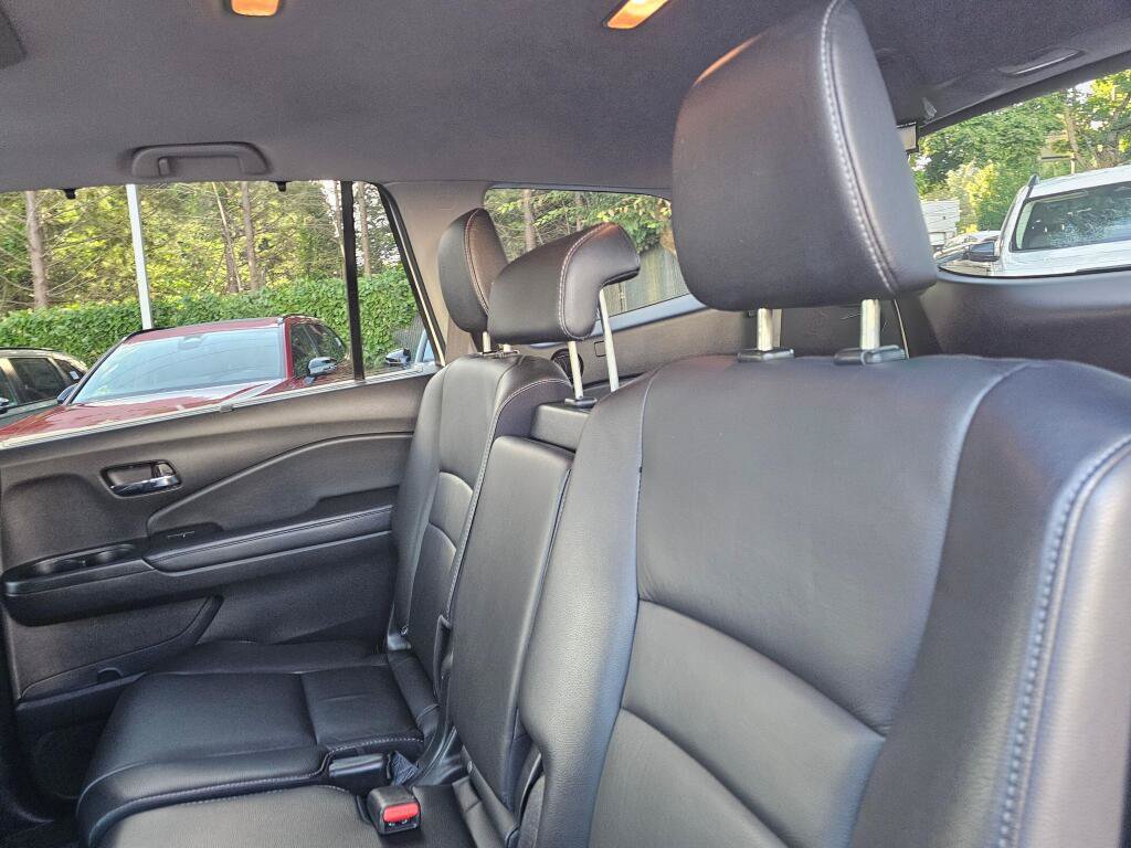 Certified 2018 Honda Pilot Touring image 22