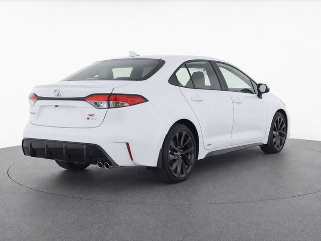 Used 2026 Toyota Corolla SE w/ SE Premium Package AWD/4WD image 4
