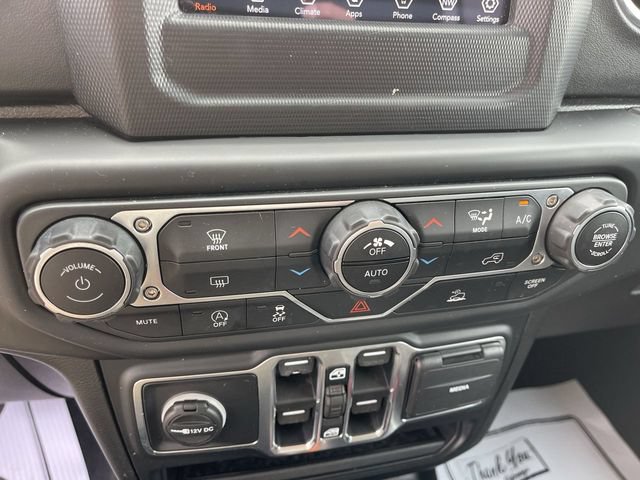 Used 2020 Jeep Gladiator Overland w/ Trailer Tow Package AWD/4WD image 18