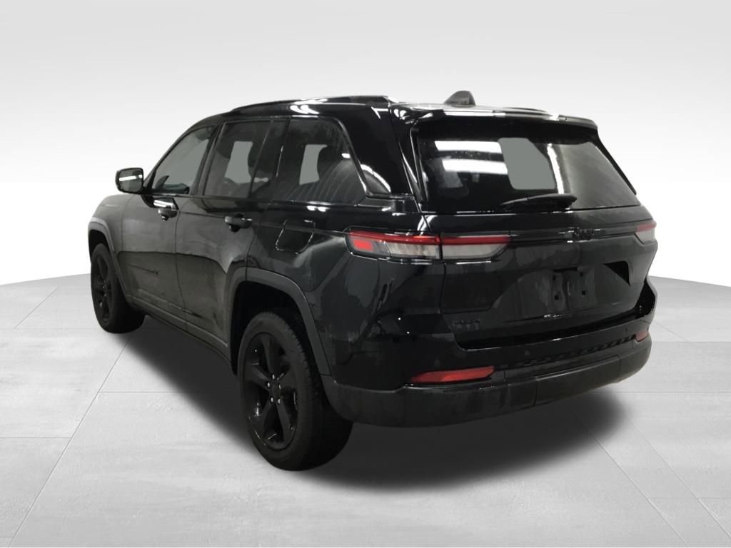 Used 2023 Jeep Grand Cherokee Altitude image 14