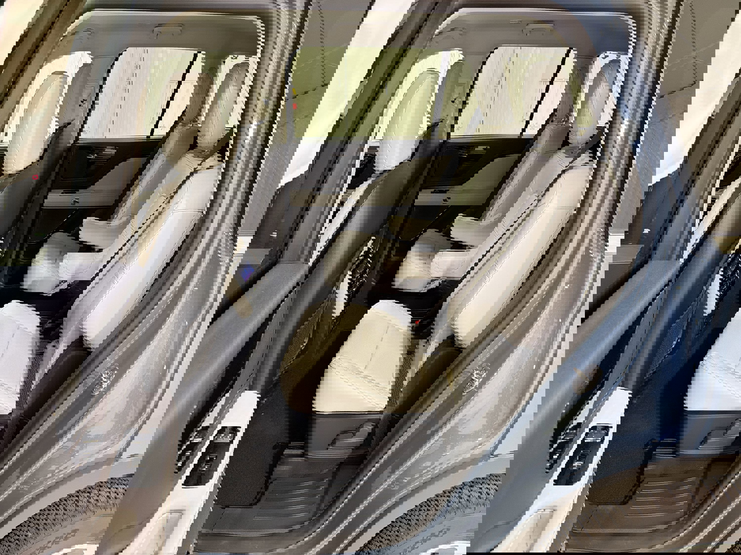 New 2026 Lincoln Aviator AWD image 24