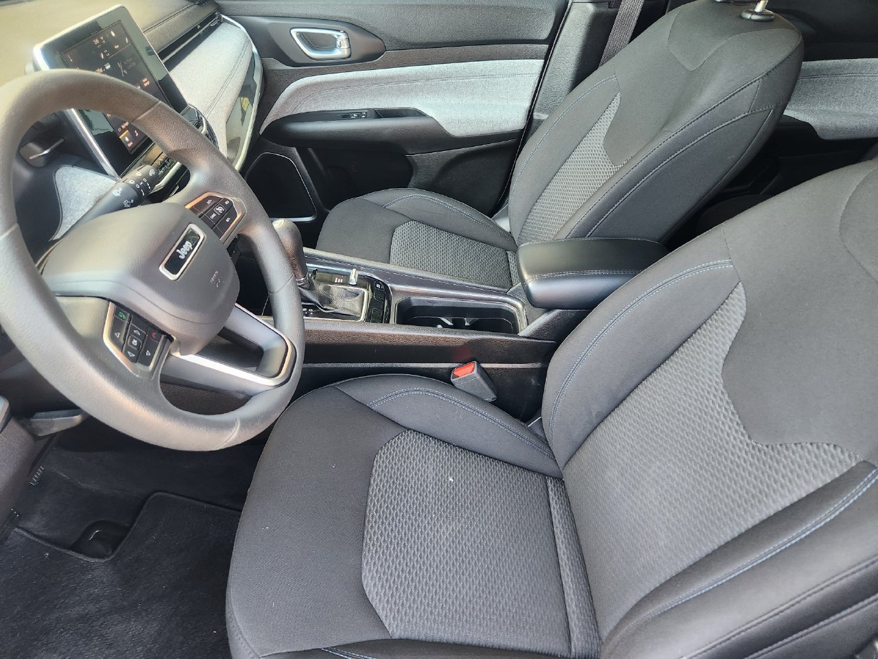 Used 2025 Jeep Compass Sport AWD/4WD image 10