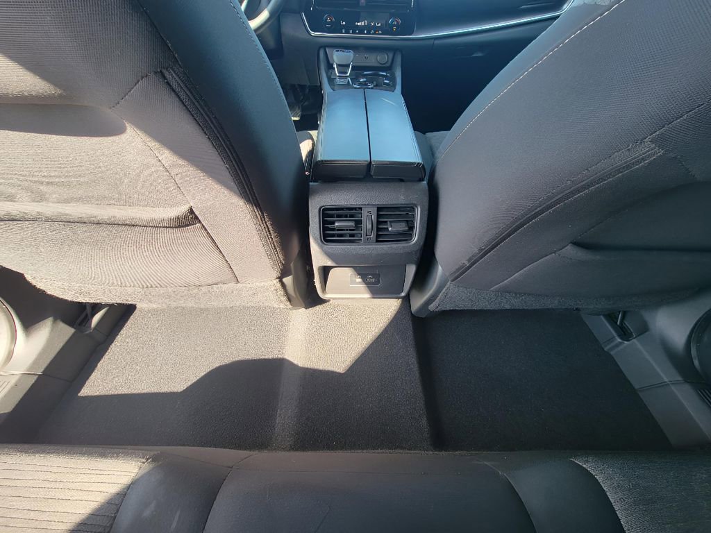 Used 2022 Nissan Rogue SV AWD/4WD image 27