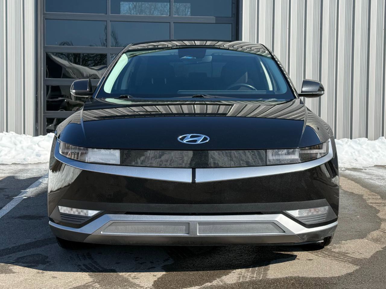 Used 2022 Hyundai Ioniq 5 SE image 2