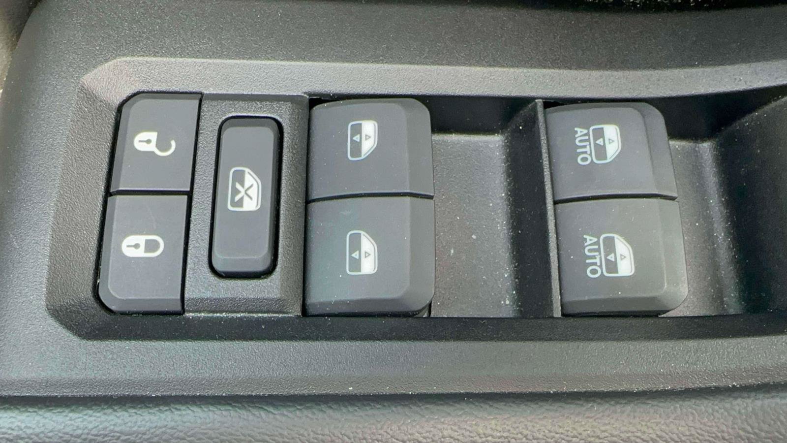 Used 2024 Jeep Grand Cherokee Altitude AWD/4WD image 14